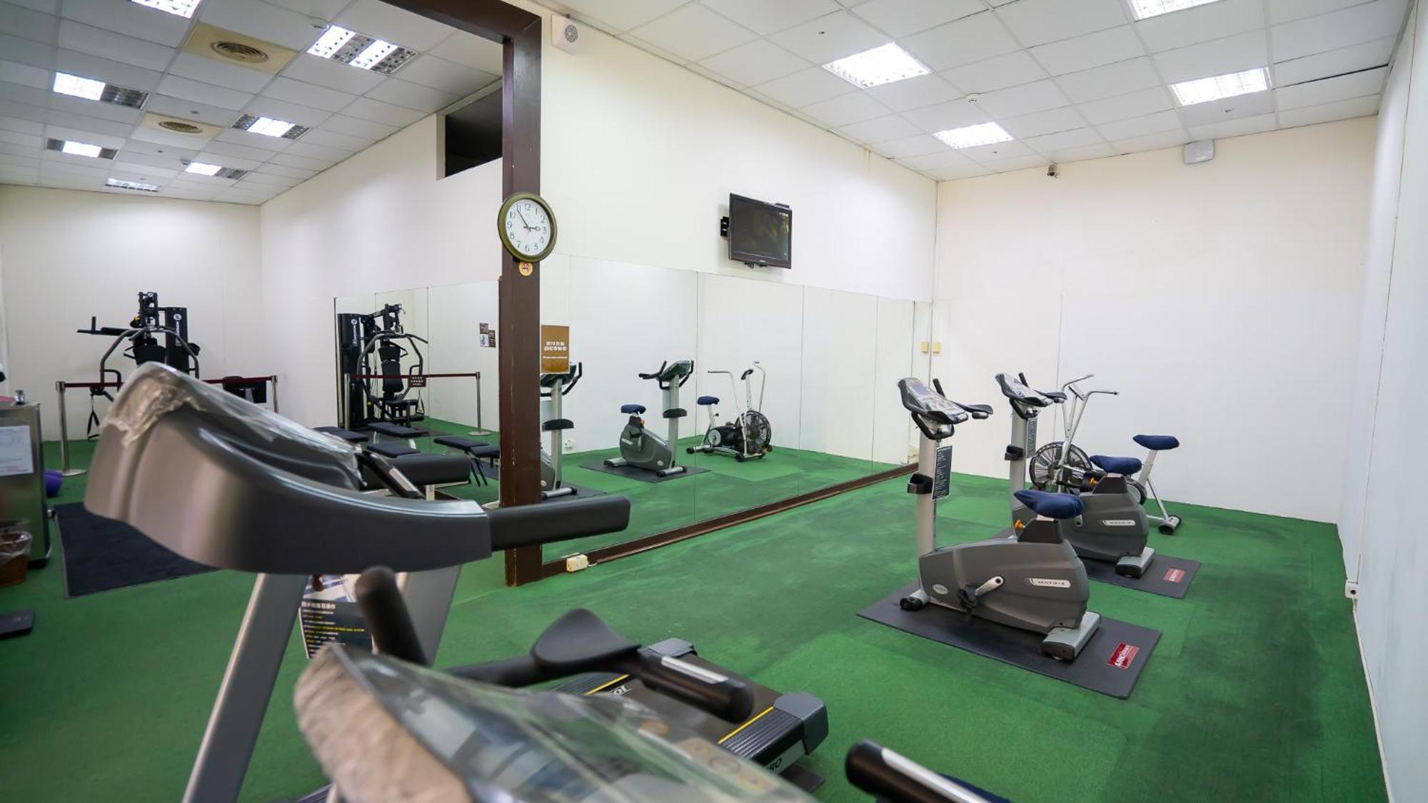 Yoho Beach Resort Kenting Hengchun Old Town Zewnętrze zdjęcie The gym at the hotel